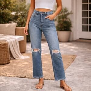 Levi's SZ 26 Premium Wedgie Straight  Distressed Knee Frayed Hem Denim